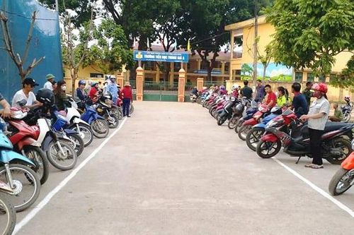 Lan tỏa văn hóa xếp hàng đón học sinh