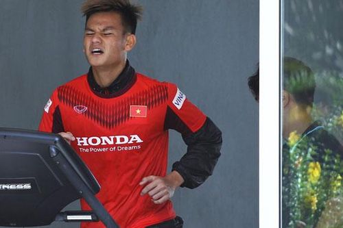 Hồ Tấn Tài 'bị sốc' với bài tập thể lực của chuyên gia