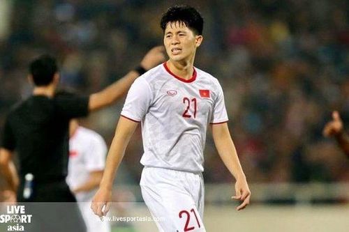 Báo châu Á: HLV Park Hang Seo loại Đình Trọng vì 'không dám mạo hiểm'