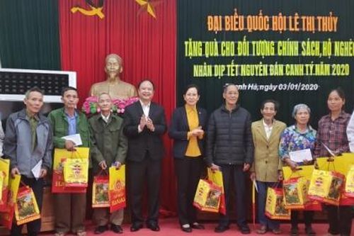 200 phần quà Tết được trao cho các gia đình chính sách tại Hải Dương
