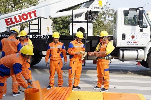 Sau chăm sóc khách hàng, điều căn cốt của EVNNPC là gì?