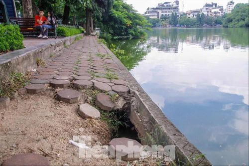 Thí điểm kè hồ Gươm đoạn sạt lở trước tết