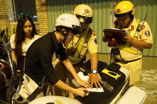 Dân nhậu ở Sài Gòn 'sốc' với mức phạt nồng độ cồn mới