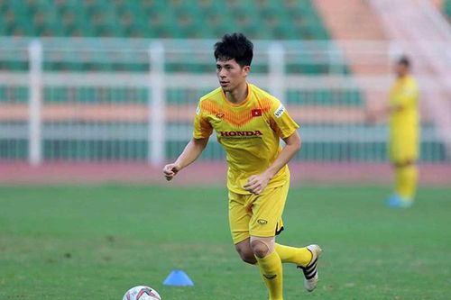 Vì sao HLV Park Hang-seo sớm loại Đình Trọng? Nguyên nhân AFC chọn Quang Hải và Tiến Linh