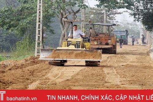 Nhân dân làng rèn Hà Tĩnh hiến đất làm đường
