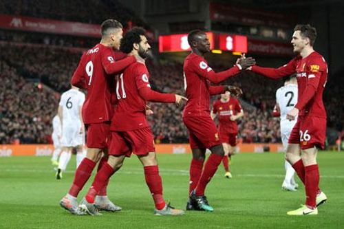 Bão chấn thương không ngăn được Liverpool băng băng về đích