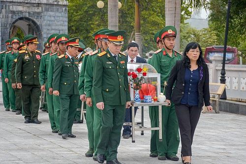 Đón nhận, truy điệu và an táng 15 hài cốt liệt sĩ quân tình nguyện