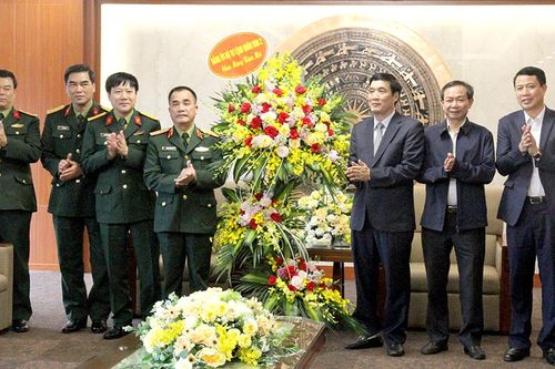 Đoàn đại biểu Bộ Tư lệnh Quân khu 2 thăm, chúc Tết tỉnh