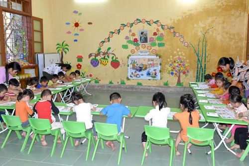 Lâm Bình tăng cường huy động trẻ đến trường