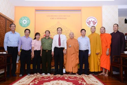 Lãnh đạo Mặt trận chúc Tết Hòa thượng Chủ tịch HĐTS