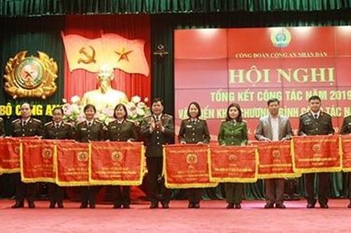Nhiều hoạt động thiết thực chăm lo quyền lợi cho người lao động trong CAND