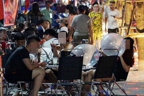 2 container bình chứa khí cười tại Cảng Đình Vũ