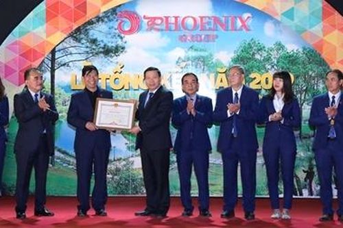 Tập đoàn Phượng Hoàng đón nhận bằng khen của Thủ tướng Chính phủ