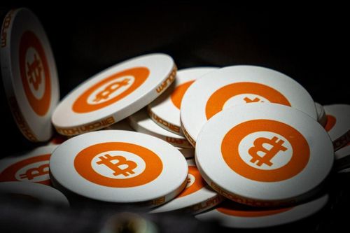 Giá Bitcoin lại giảm 'sốc'