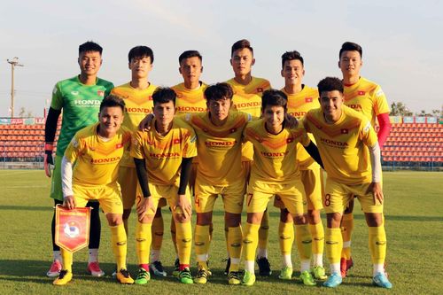Đình Trọng đá chính trong trận giao hữu U23 Việt Nam vs U23 Bahrain