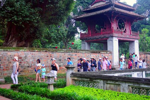 Hơn 2 triệu lượt khách đến Văn Miếu - Quốc Tử Giám trong năm 2019