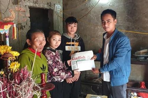 Báo Gia đình & Xã hội trao quà bạn đọc hỗ trợ cho nhiều hoàn cảnh khó khăn tại Hà Tĩnh, Quảng Bình