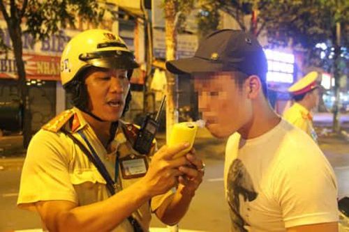 Thực hư chuyện qua mặt máy đo nồng độ cồn của các lái xe