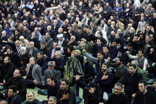 Tín đồ Hồi giáo Iran khóc than tư lệnh, đòi 'cái chết cho nước Mỹ'
