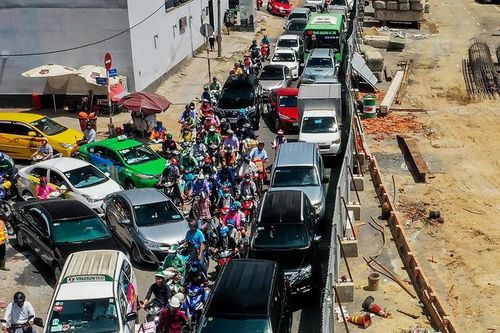 Lô cốt giăng khắp đường phố TP.HCM giáp Tết