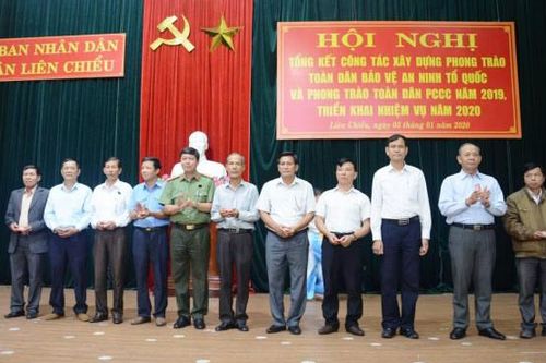 Tuyên dương nhiều tập thể, cá nhân xuất sắc