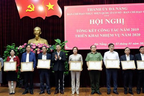 Tiếp tục nâng cao nhận thức về dân chủ và thực hành dân chủ