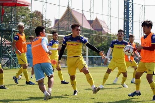 Tấn Tài nói gì khi lỡ trận ra quân gặp U23 UAE?
