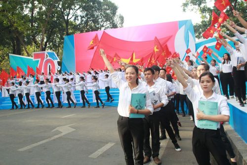 Hùng tráng lễ kỷ niệm 70 năm ngày truyền thống Học sinh, sinh viên tại TPHCM