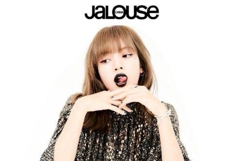 Lisa (Black Pink) là đại diện duy nhất của Hàn Quốc được liệt kê vào top sao mặc đẹp nhất thế giới năm 2019