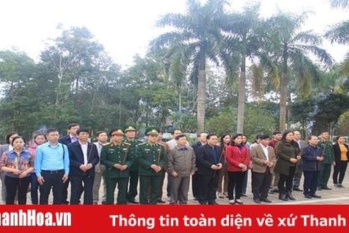 Đoàn đại biểu tỉnh Thanh Hóa viếng các anh hùng liệt sỹ tại tỉnh Hà Giang