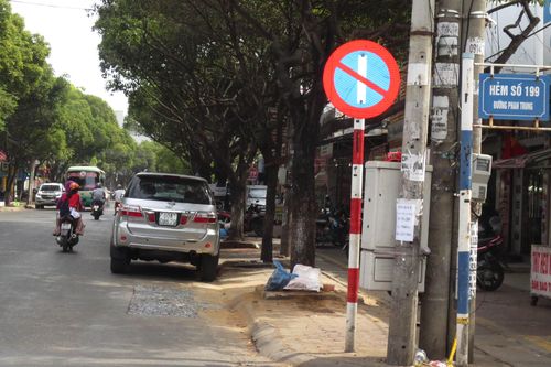 Cấm đậu xe trong phạm vi 100m từ Trung tâm hành chính công tỉnh