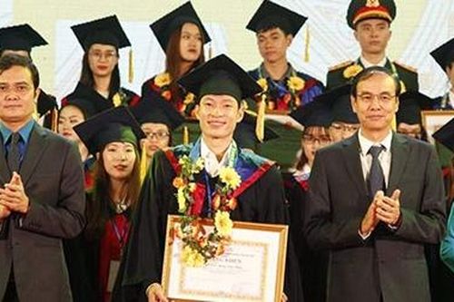 Chàng trai Thái đam mê nghiệp múa