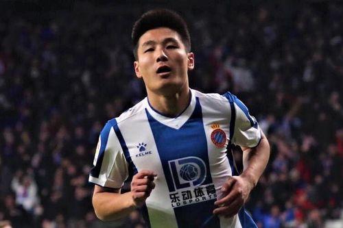 Wu Lei ghi bàn khiến Barca đánh rơi chiến thắng