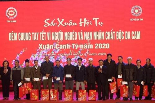 Hơn 17 tỷ đồng ủng hộ người nghèo và nạn nhân chất độc da cam