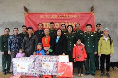 Gần 1 tỷ đồng cho chương trình 'Phụ nữ Quân đội đồng hành cùng phụ nữ biên cương' tại xã Cần Nông