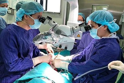 Tự cắt đứt 'của quý' vì nghiện rượu