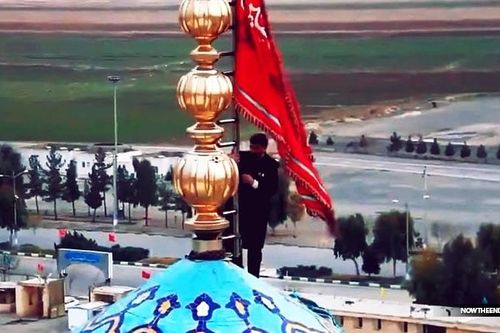 Tin tức thế giới 5/1: Thánh đường Iran lần đầu treo 'cờ máu', báo hiệu sẵn sàng báo thù