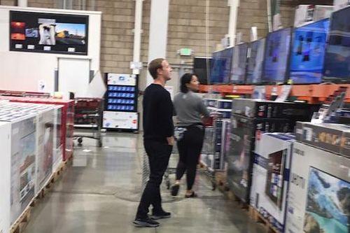 Giàu 'nứt đố đổ vách' nhưng vợ chồng tỷ phú Mark Zuckerberg vẫn thích mua hàng giảm giá