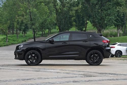 SUV đẹp long lanh, trang bị động cơ tăng áp, giá rẻ bất ngờ