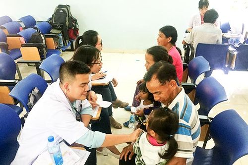 Chăm lo cho người nghèo