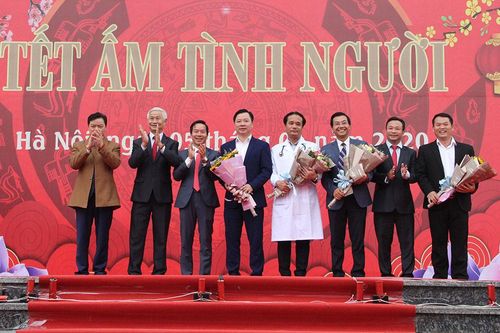 Câu lạc bộ Tình người hỗ trợ hơn 14,4 tỷ đồng tặng quà Tết cho người nghèo