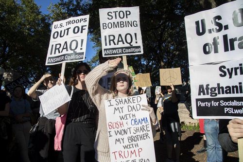Hàng chục nghìn người khóc Soleimani, Iraq quyết 'sạch bóng' quân Mỹ