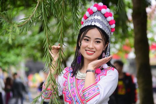 Sinh viên người Mông rạng rỡ đón Tết giữa Hà Nội