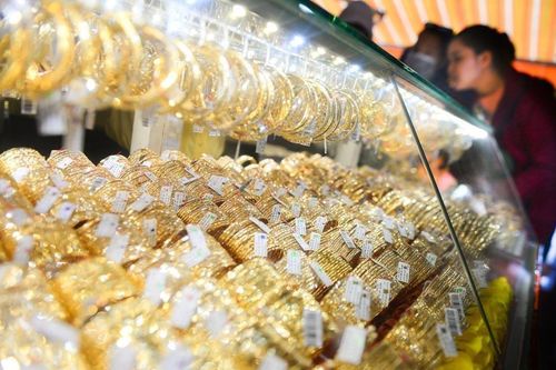 Giá vàng trong nước tăng vọt, vượt mốc 44,5 triệu đồng/lượng