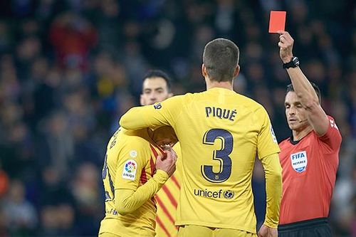 Barca vô địch mùa Đông: Run rẩy trên ngôi đầu