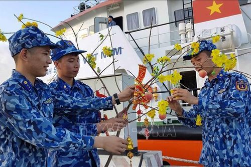 Cảnh sát biển đưa Tết đến hải đảo