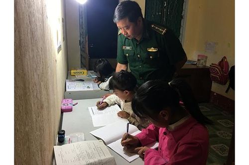 Nhân rộng mô hình 'Con nuôi đồn biên phòng'