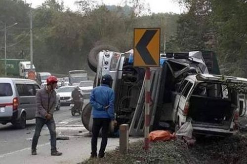 Lạng Sơn: Lái xe đầu kéo có nồng độ cồn vượt xa mức quy định gây tai nạn nghiêm trọng