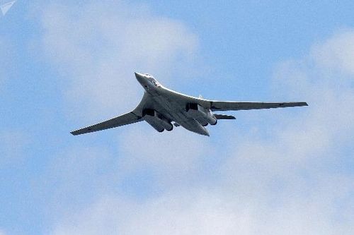 Cuộc so tài của 'Quái vật ném bom' B-1 và 'Thiên nga trắng' Tu-160