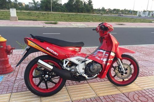 Suzuki Akira cổ độ xì-po Satria giá trăm triệu của thầy giáo Vĩnh Long
